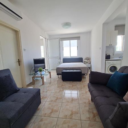 Laertis 2 Complex, Studio Apartment 106 - By Imh Travel & Tours パ フォス エクステリア 写真